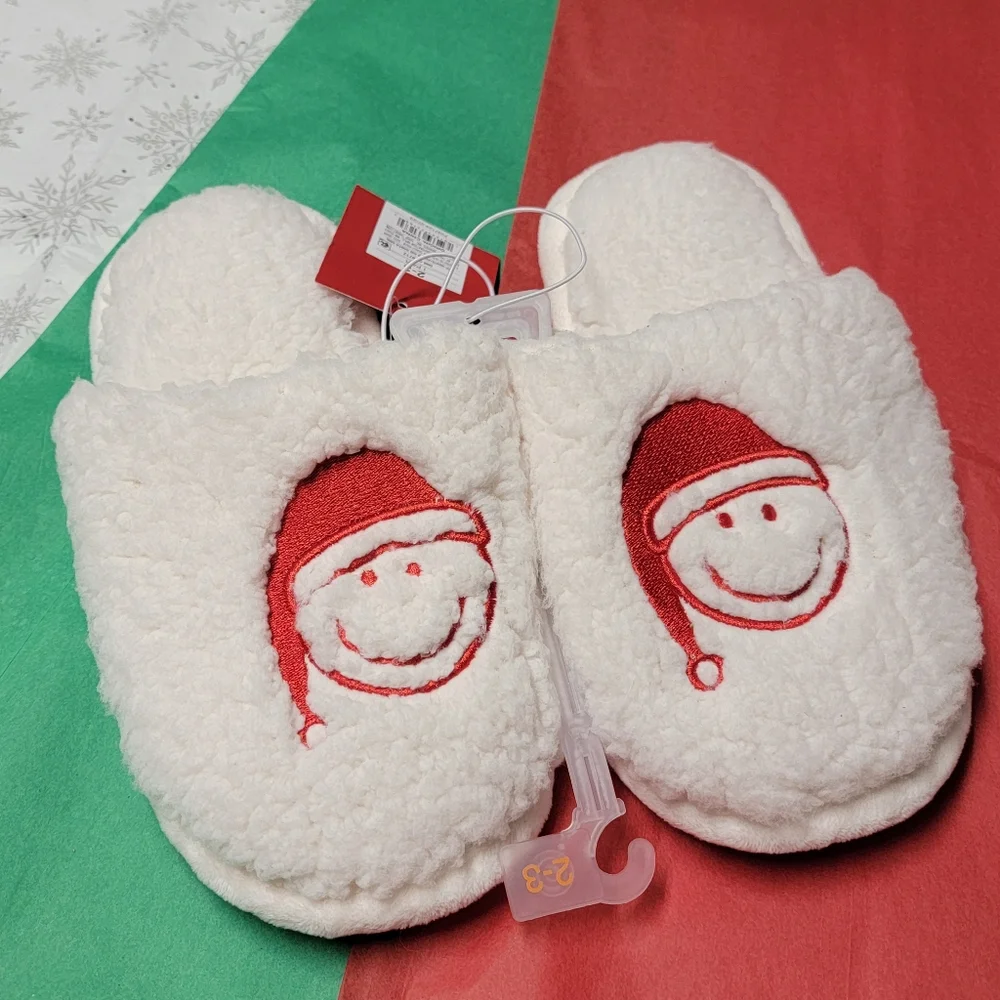 Wondershop Kid’s Off White Santa Smiley Slippers NWT Children’s Size 2-3 Plush